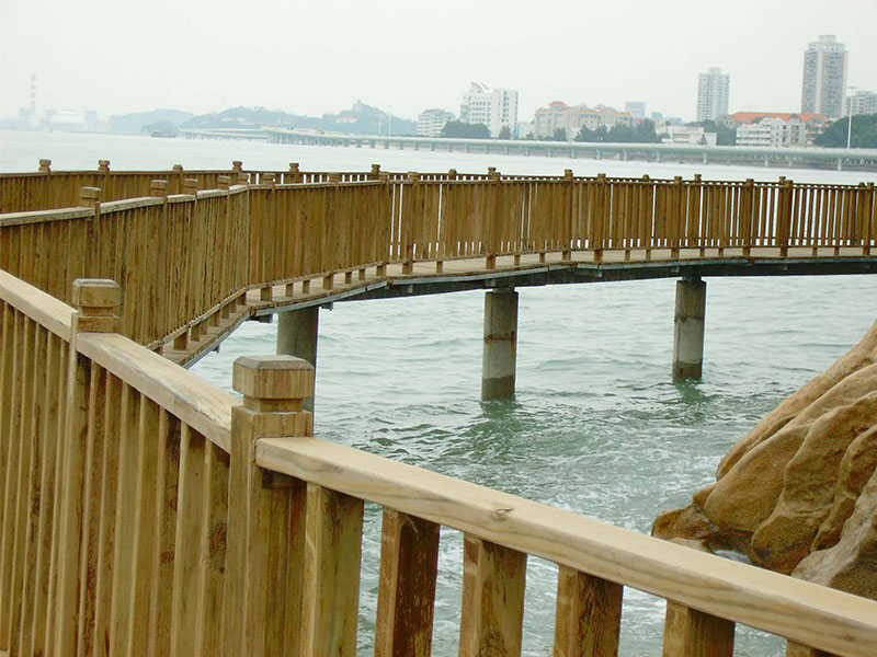 福建廈門(mén)木質(zhì)棧道