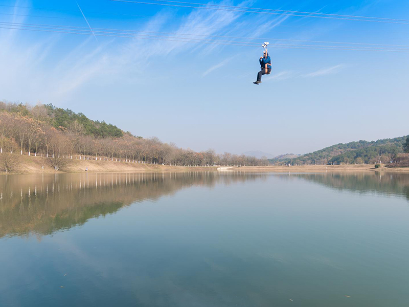 滑索如何搭建？景區(qū)滑索廠家來解答
